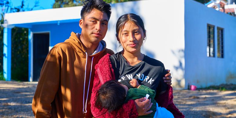 Familias Tzotziles del proyecto Lekil’Na en Chiapas, México.